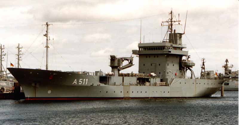 Tender Elbe auf See