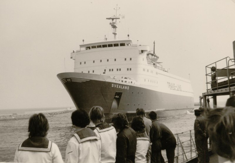 04b