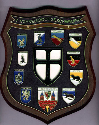 Die Wappen der Boote des 7. SG
